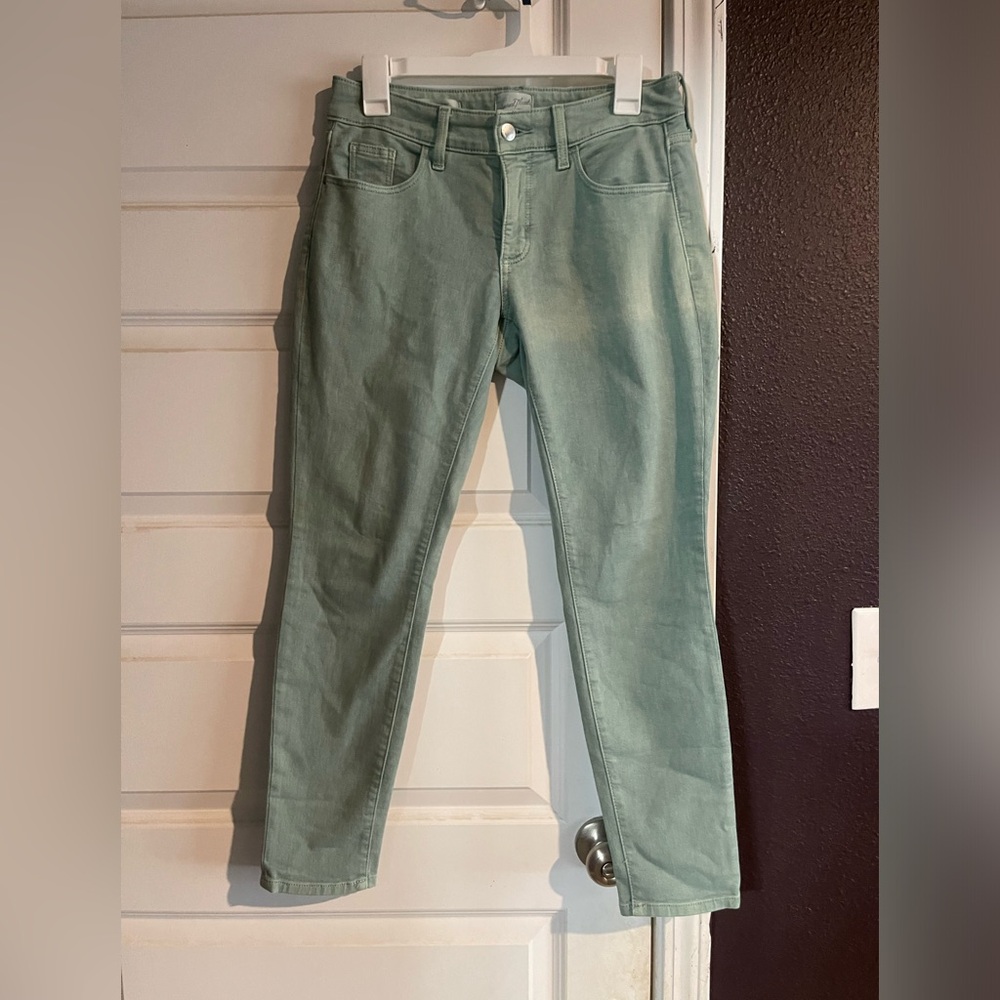 Universal Threads Mint Green Crop Pants